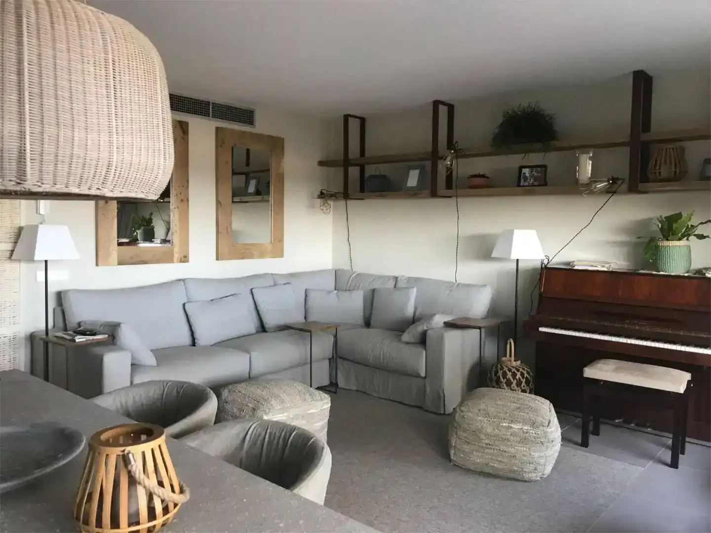Living room of Detached homes for rent in Palamós  with Air Conditioner and Furnished