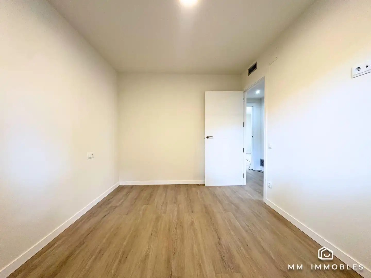 Schlafzimmer von Erdgeschoss zum Verkauf in Canovelles mit Heizung, Parkett und Balkon