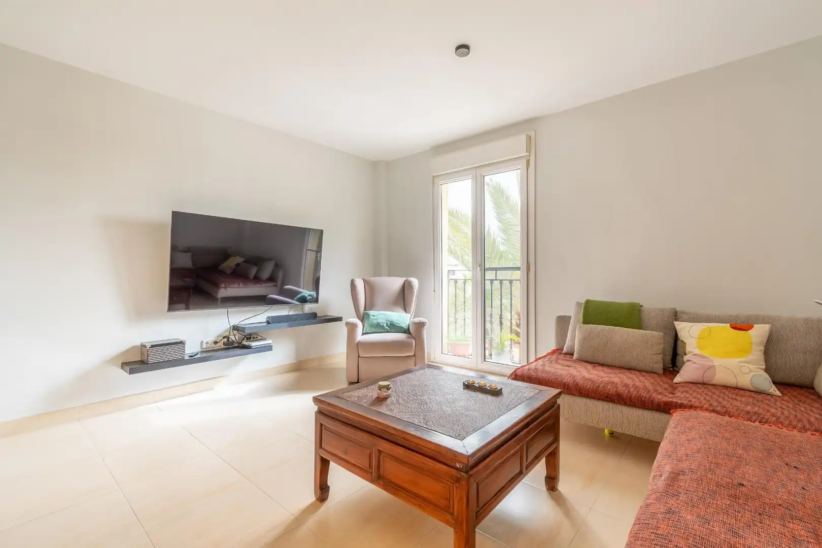 Sala de estar de Piso en venta en Almería con Aire acondicionado, Calefacción y Balcón