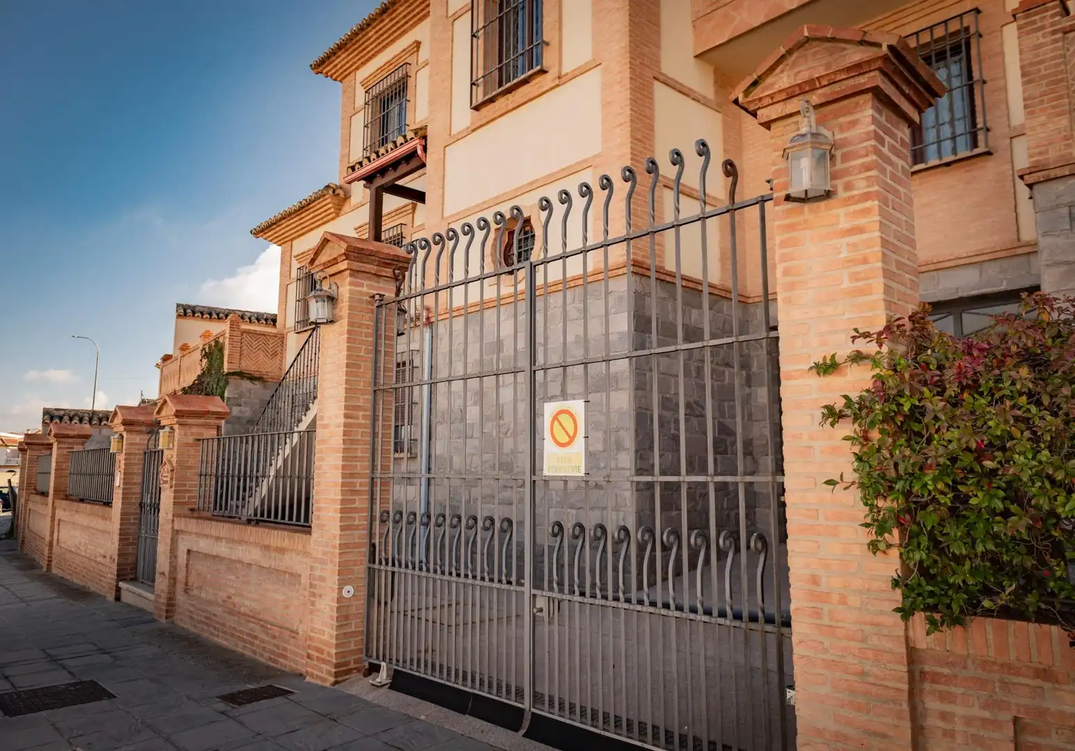 Vista exterior de Casa o xalet en venda en Antequera amb Aire condicionat, Terrassa i Traster