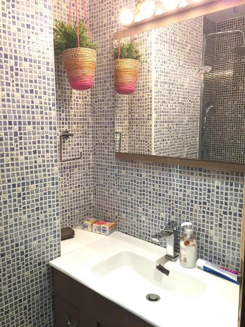 Baño de Apartamento para compartir en Barcelona con Aire acondicionado, Calefacción y Amueblado