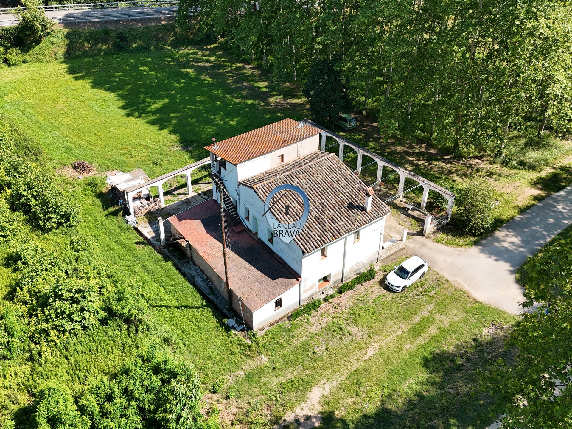 Vista exterior de Finca rústica en venda en Bescanó amb Calefacció, Jardí privat i Terrassa