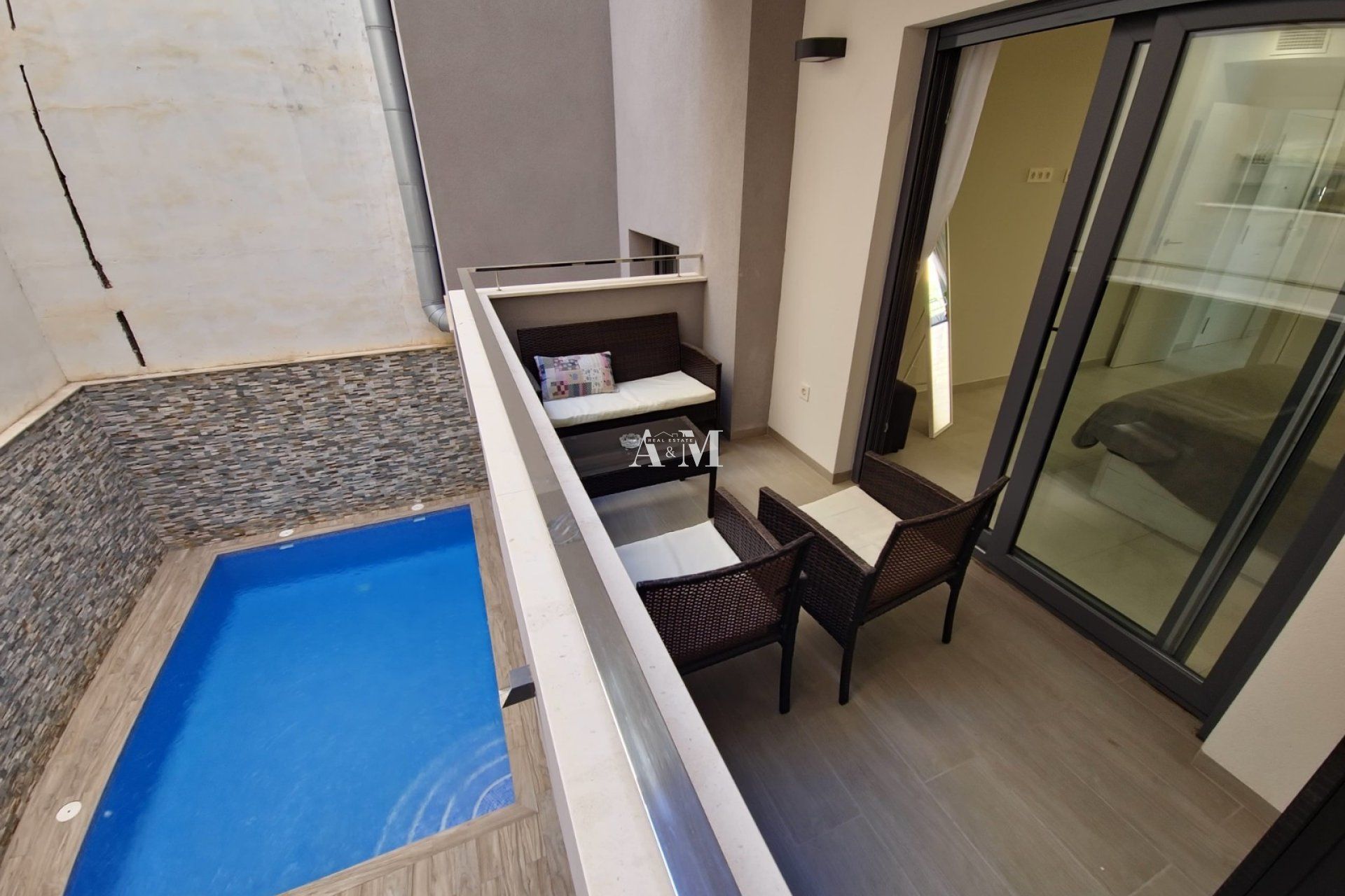 Swimming pool of Apartment to rent in Torrevieja  with Air Conditioner, Heating and Terrace