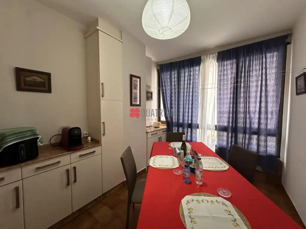 Comedor de Piso en venta en Ourense Capital  con Calefacción, Trastero y Balcón