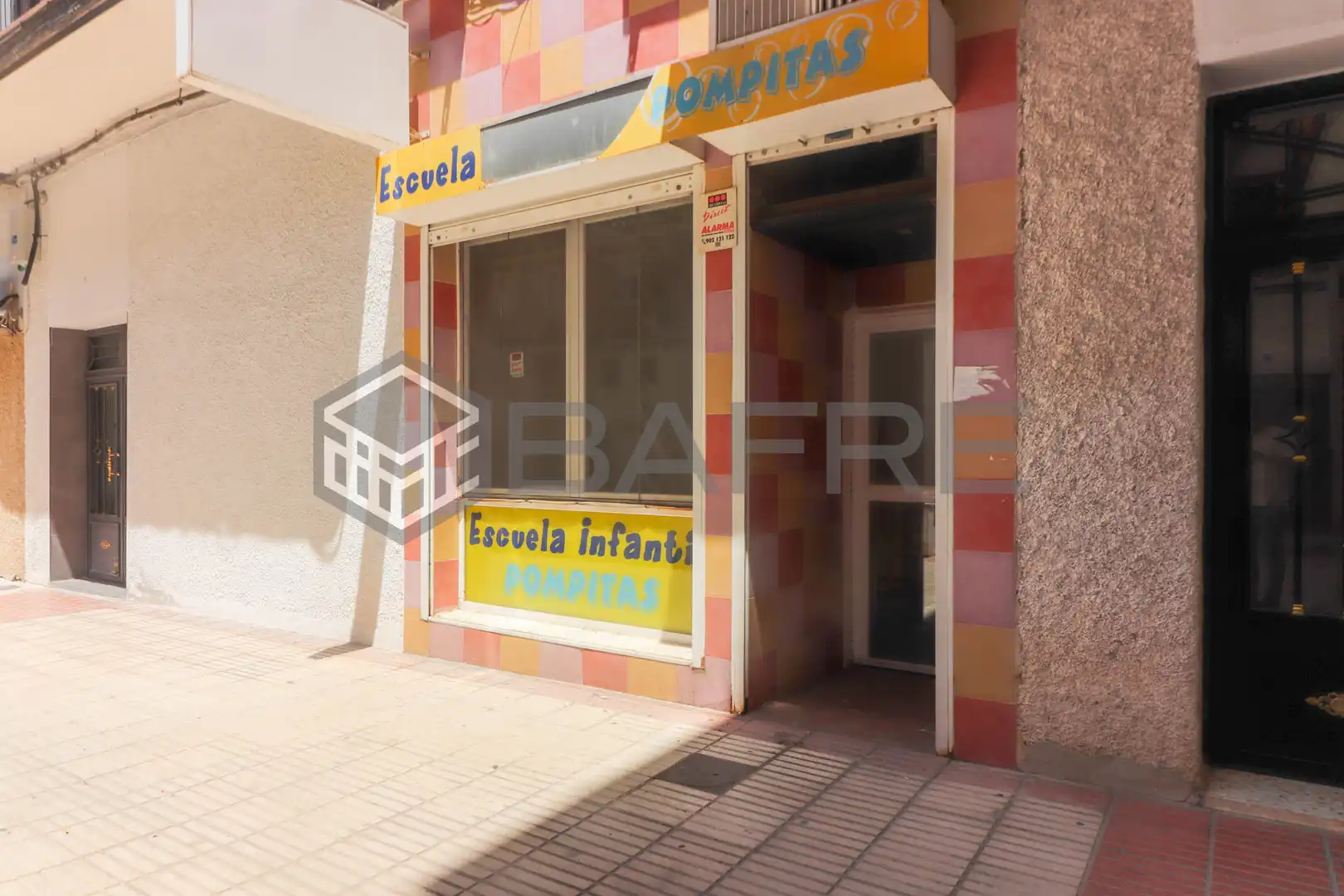 Local comercial en venda a Plaza las Escuelas, imagen 3