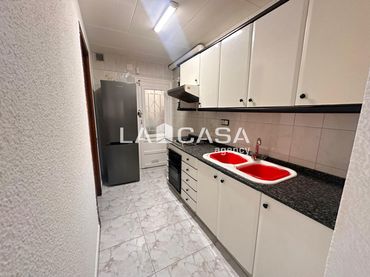 Bajo en venta en Canovelles