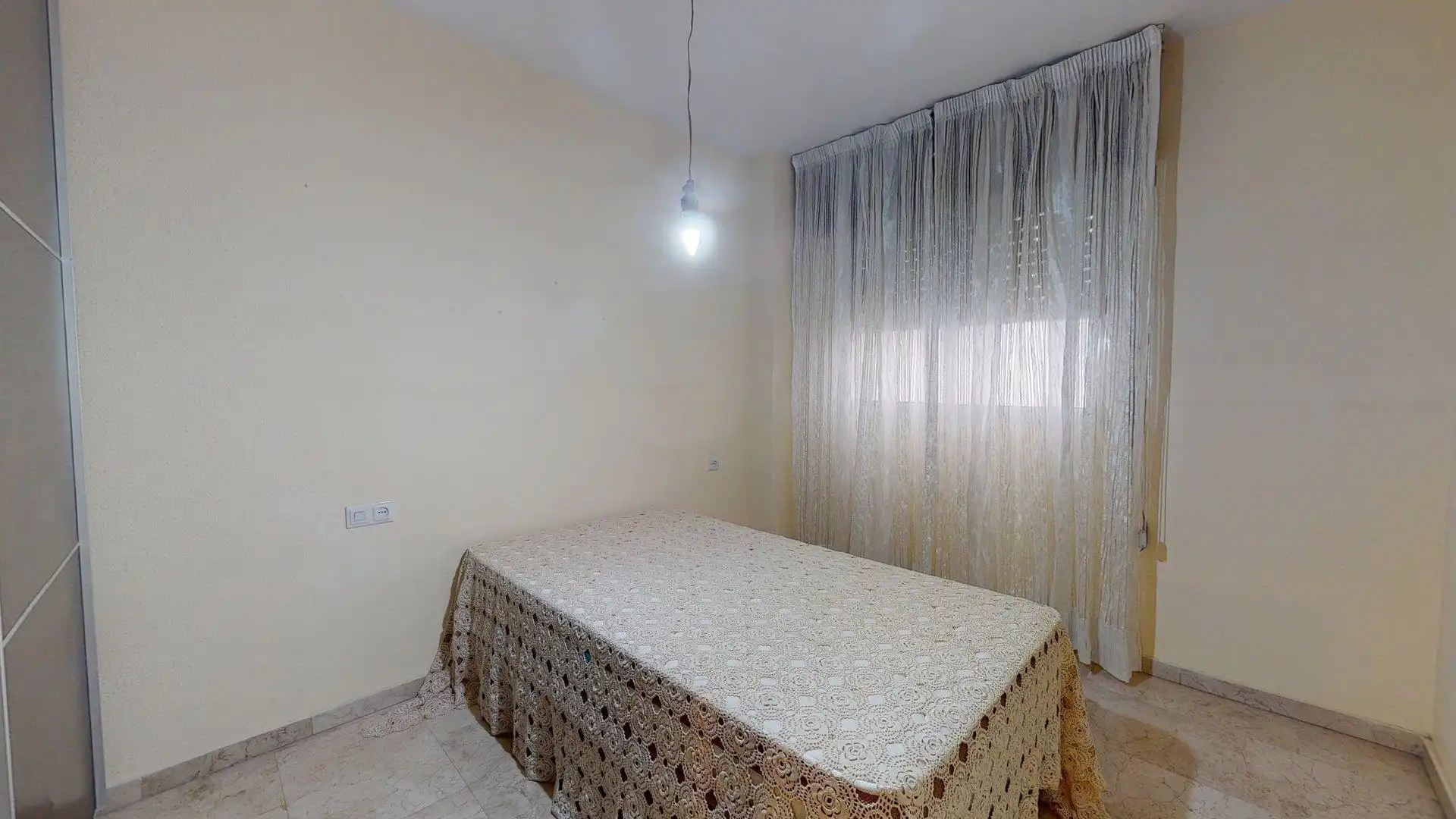 Schlafzimmer von Wohnung zum Verkauf in Córdoba mit Klimaanlage