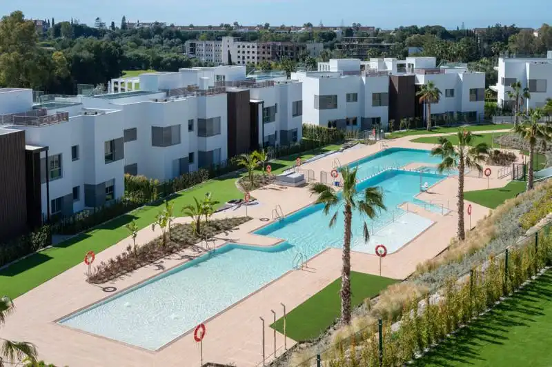 Vista exterior de Ático de alquiler en Marbella con Aire acondicionado, Calefacción y Terraza