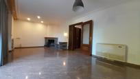 Sala d'estar de Casa adosada en venda en Olot amb Aire condicionat, Calefacció i Balcó