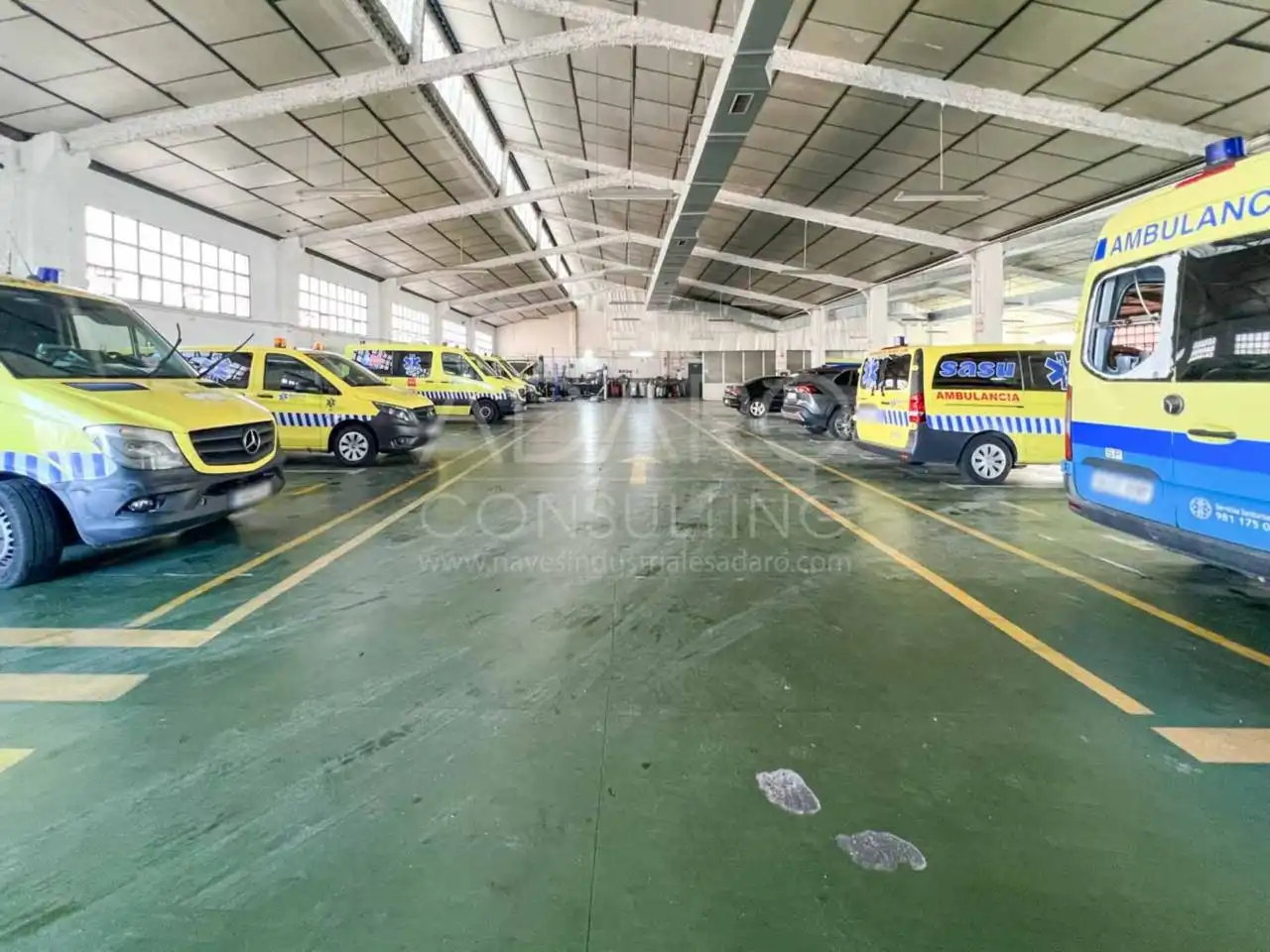 Parkplatz von Fabrikhallen zur Miete in Leganés mit Alarm
