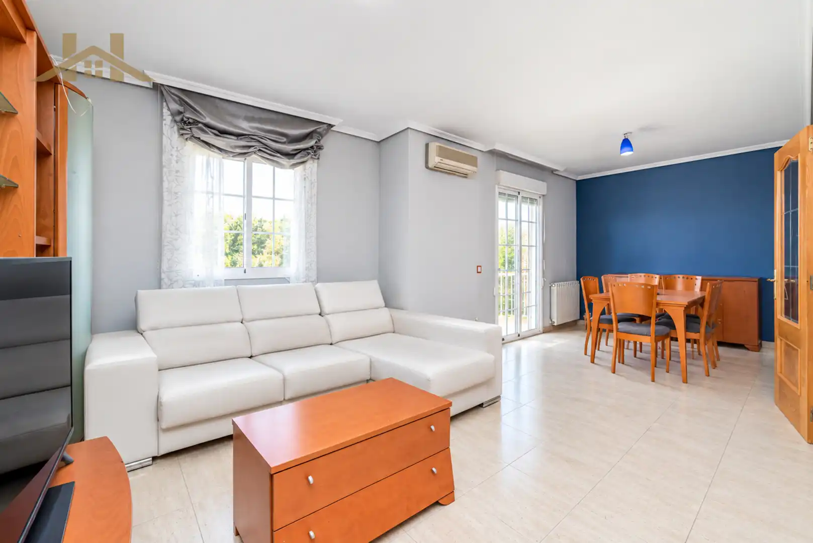 Terraced house with pool for sale in Calle Miguel de Cervantes 120, imagen 11