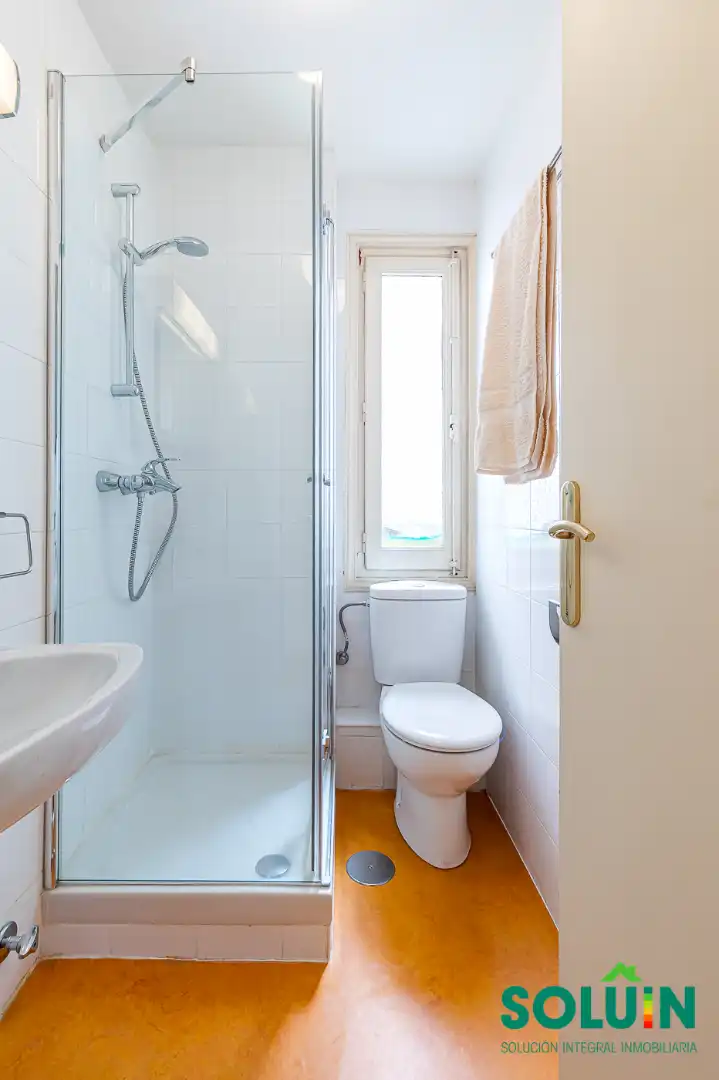 Baño de Piso en venta en Madrid con Aire acondicionado, Calefacción y Parquet