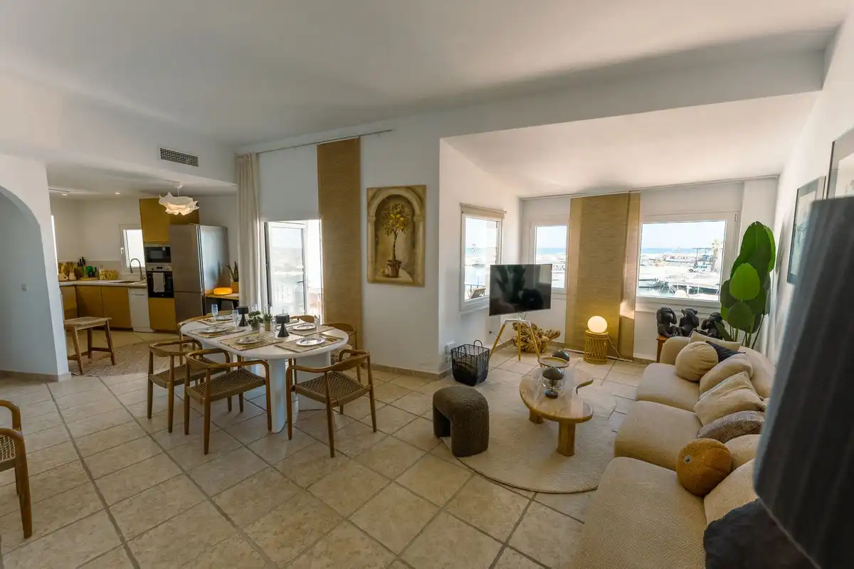 Sala d'estar de Casa adosada de lloguer en Marbella amb Piscina comunitària