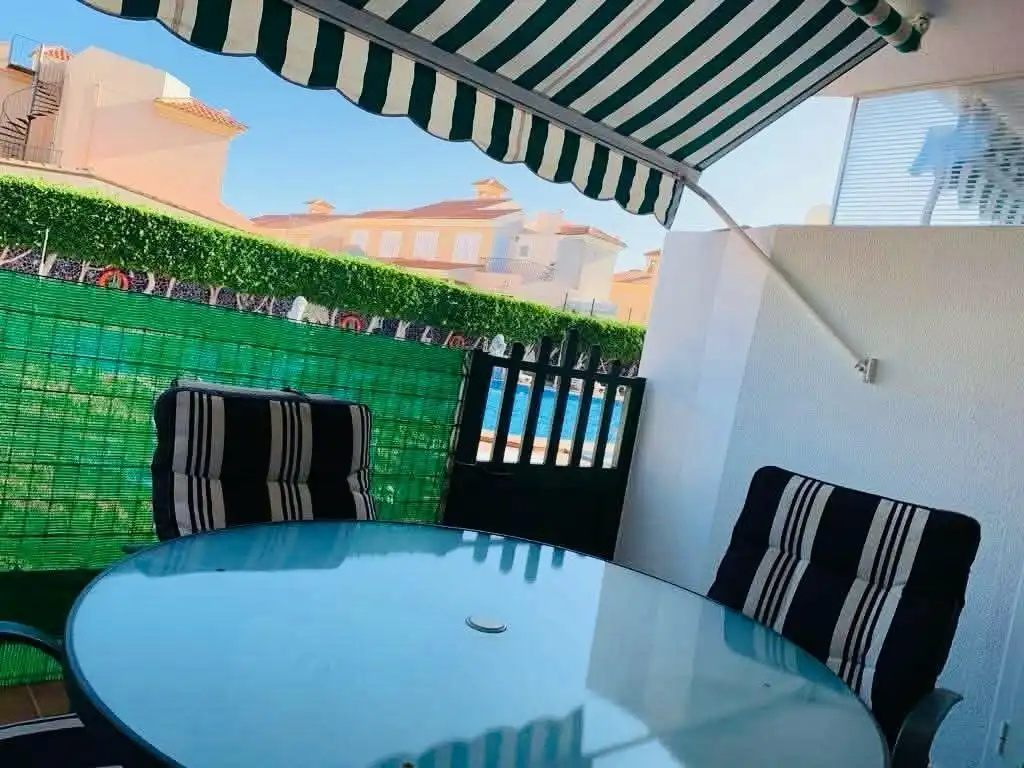 Terrassa de Apartament de lloguer en San Bartolomé de Tirajana amb Aire condicionat, Jardí privat i Moblat