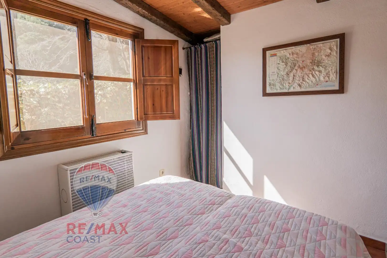 Habitación de Finca rústica en venta en Jubrique con Jardín privado, Terraza y Piscina