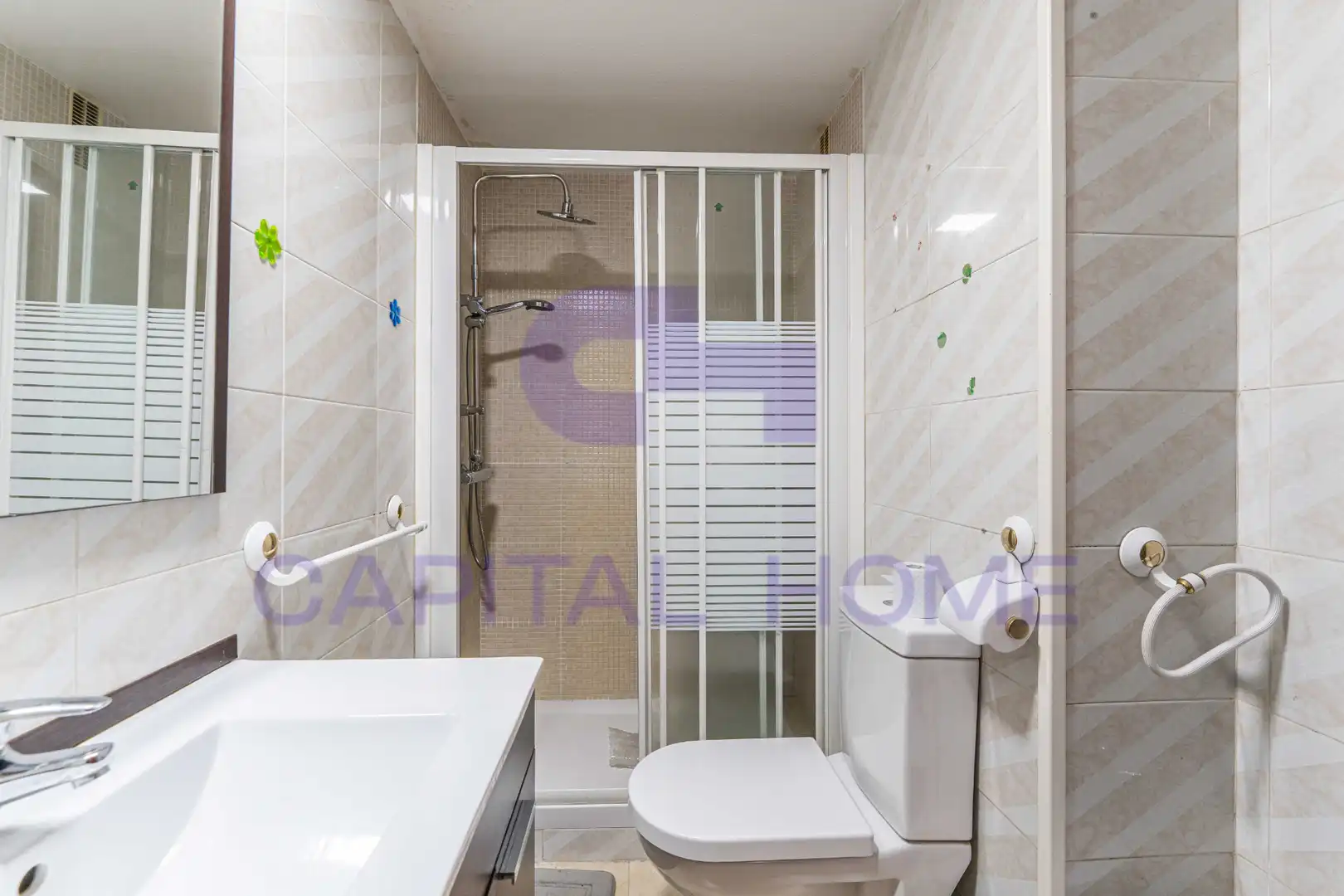 Baño de Piso en venta en Fuenlabrada con Terraza, Amueblado y Horno