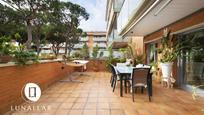 Terrasse von Wohnung zum verkauf in Gavà mit Klimaanlage, Terrasse und Schwimmbad