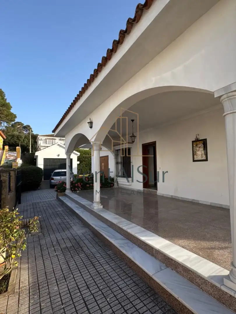 Houses for sale in Sanlúcar de Barrameda  with Private garden, Swimming Pool and Furnished