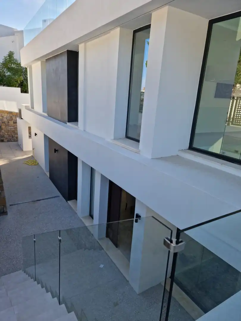 Vista exterior de Casa o chalet de alquiler en Benahavís con Aire acondicionado, Calefacción y Jardín privado