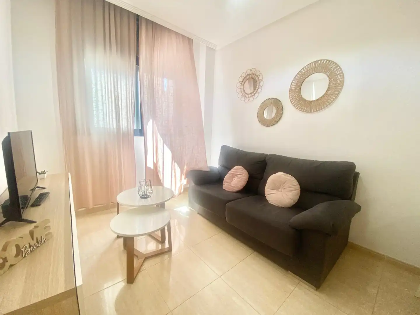 Sala d'estar de Apartament de lloguer en El Campello amb Piscina, Moblat i Rentadora