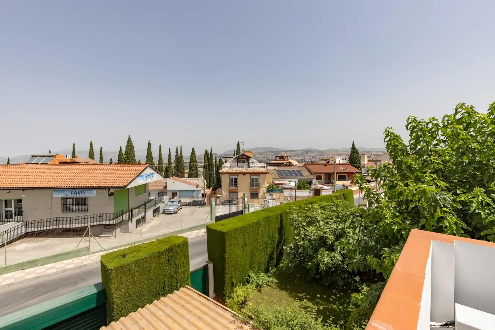 Vista exterior de Casa o xalet en venda en La Zubia amb Aire condicionat, Calefacció i Jardí privat
