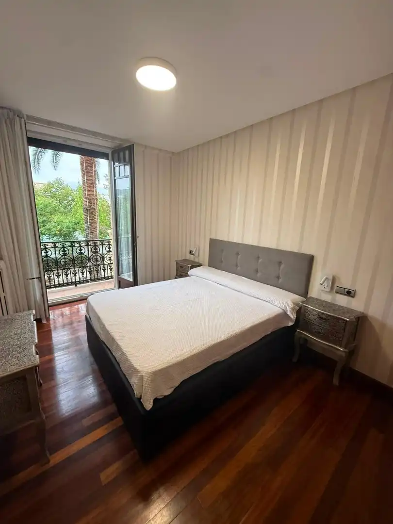 Schlafzimmer von Wohnung zur Miete in Donostia - San Sebastián  mit Heizung, Möbliert und Balkon