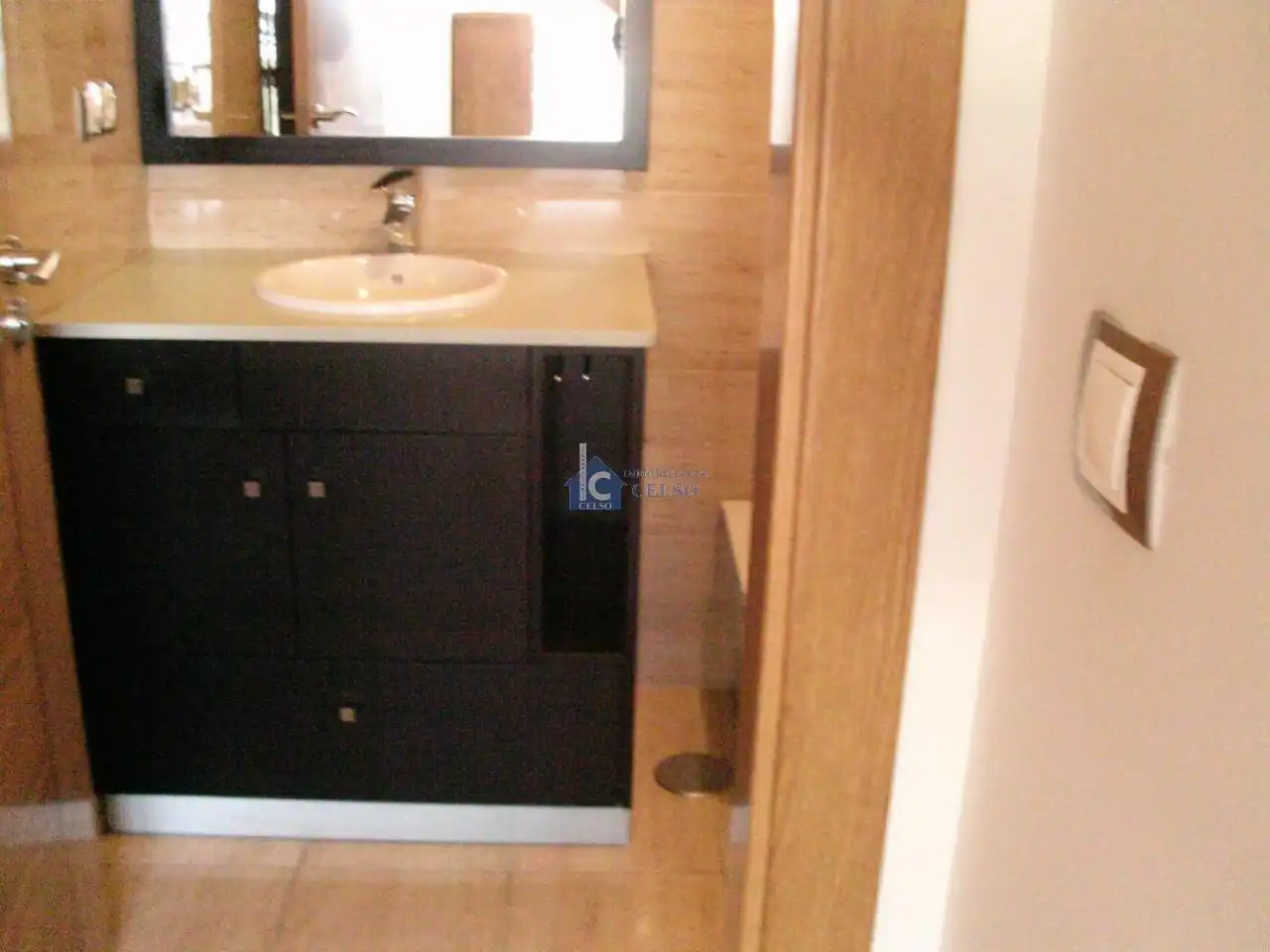 Baño de Apartamento en venta en Ourense Capital  con Calefacción, Trastero y Amueblado