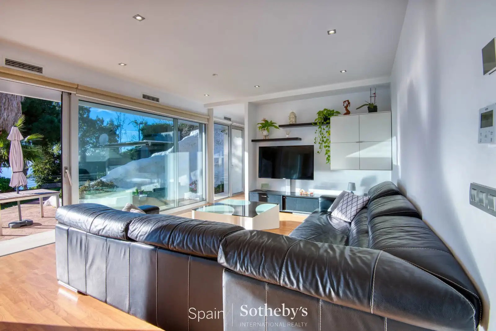 Sala d'estar de Casa o xalet en venda en Lloret de Mar amb Aire condicionat, Calefacció i Jardí privat