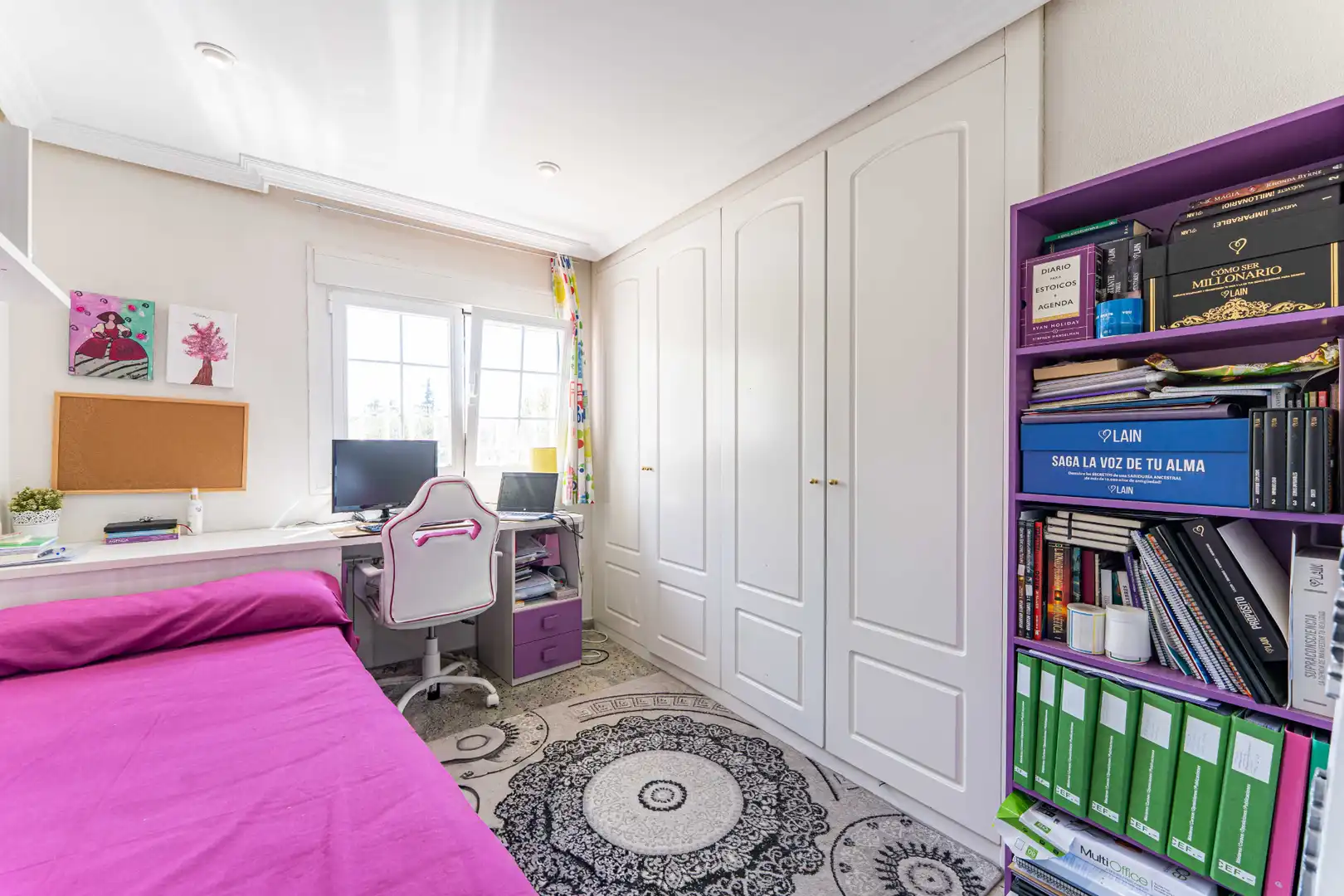 Habitación de Casa adosada en venta en Torrelodones con Calefacción, Jardín privado y Terraza