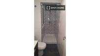 Bathroom of Flat to rent in  Barcelona Capital  with Air Conditioner, Heating and Furnished