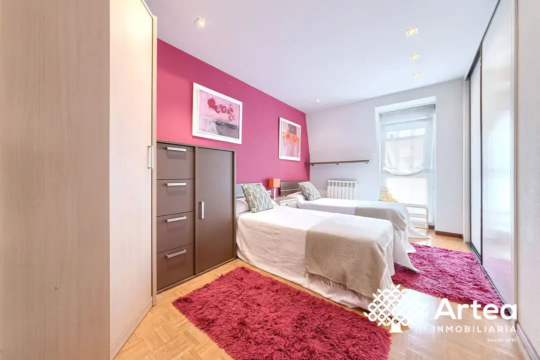 Habitación de Piso en venta en Bilbao  con Calefacción y Trastero