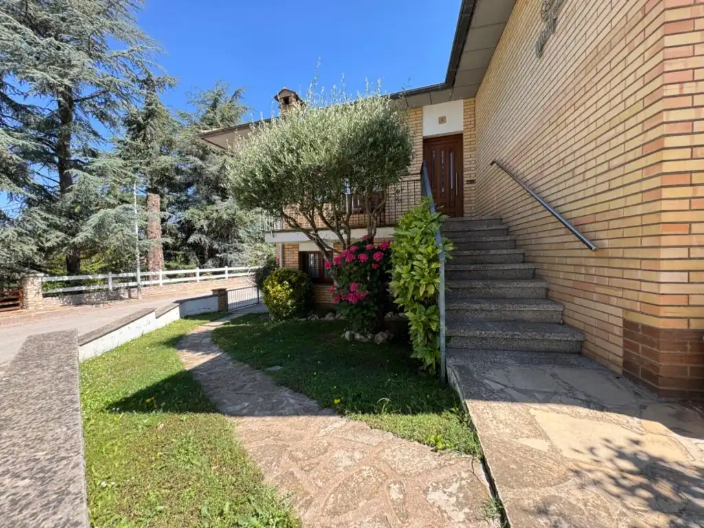 Villa à vendre à Seva