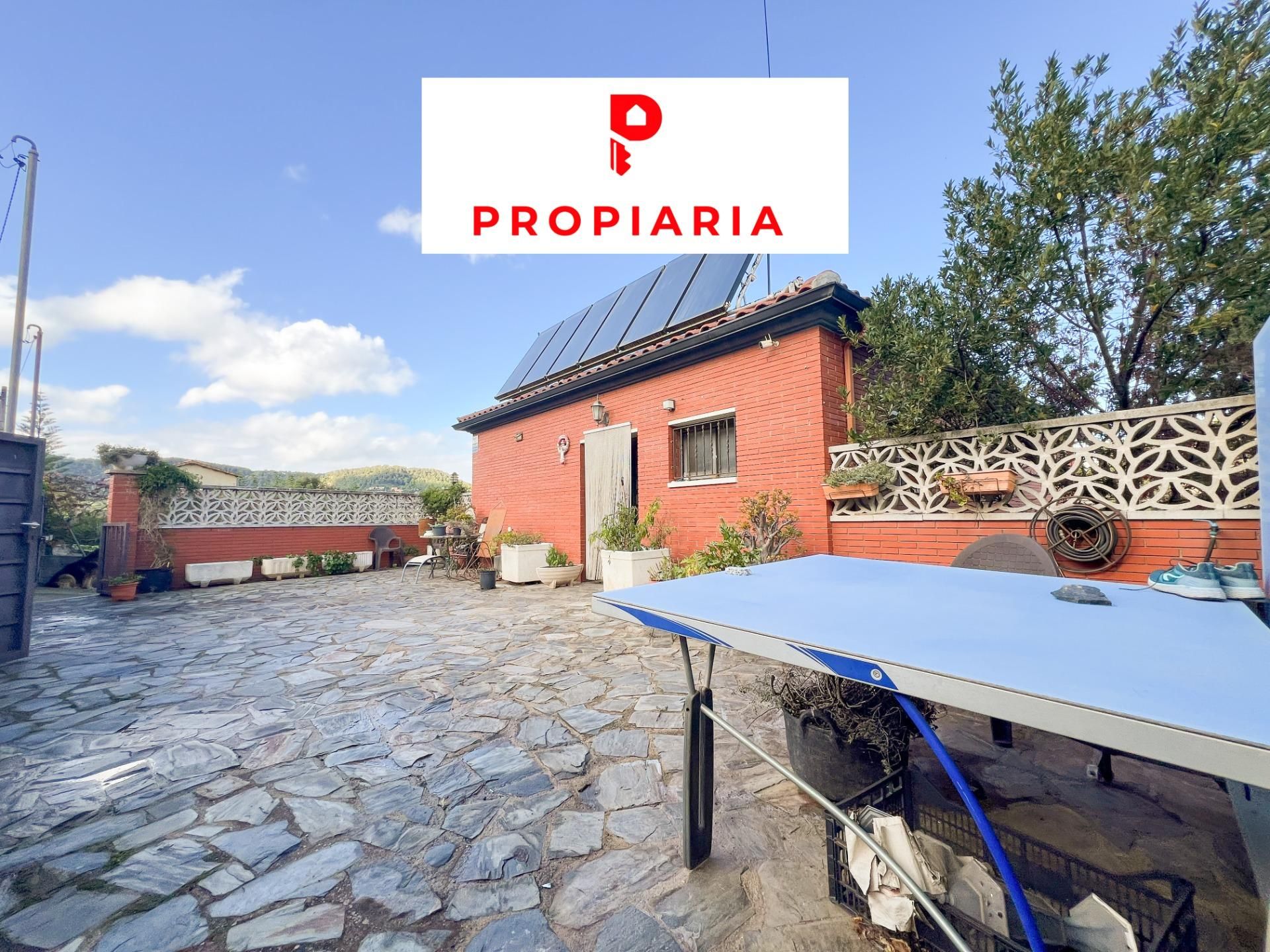 Vista exterior de Casa o xalet en venda en Vallirana amb Aire condicionat, Calefacció i Jardí privat