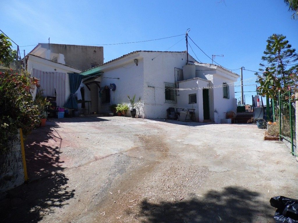 Exterior view of Country house for sale in Vélez-Málaga  with Private garden, Terrace and Storage room