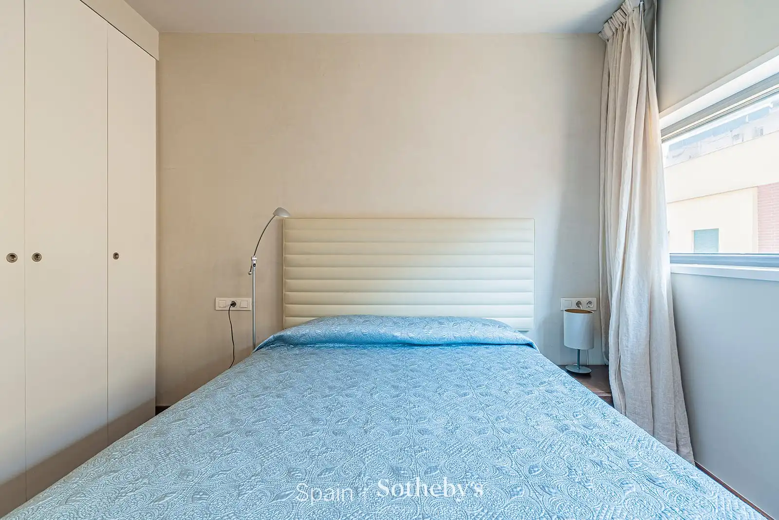 Habitación de Ático en venta en Barcelona con Aire acondicionado, Terraza y Piscina