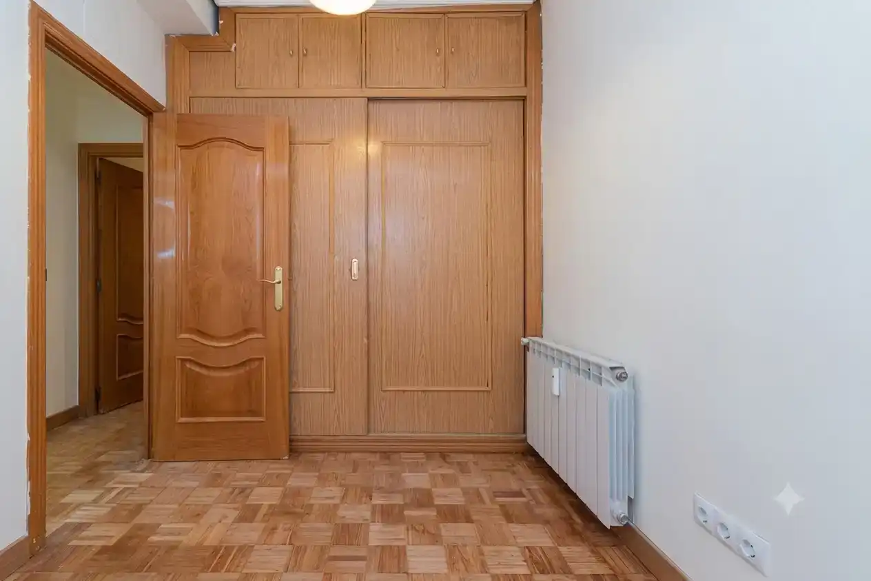 Schlafzimmer von Wohnung zur Miete in  Madrid Capital mit Klimaanlage