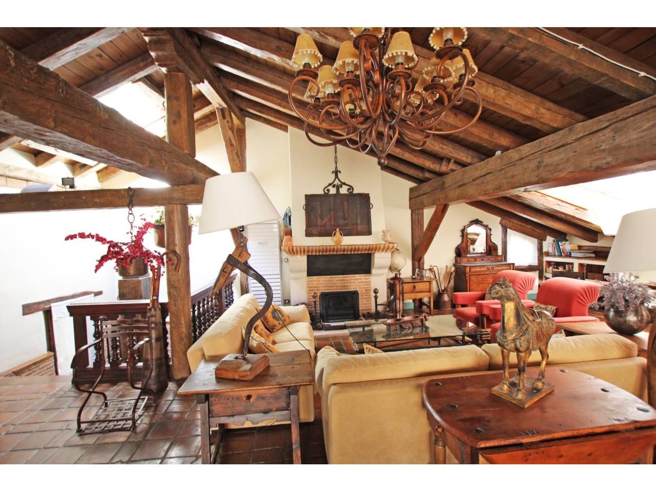 Sala d'estar de Casa o xalet en venda en Arcos de Jalón amb Calefacció, Jardí privat i Terrassa