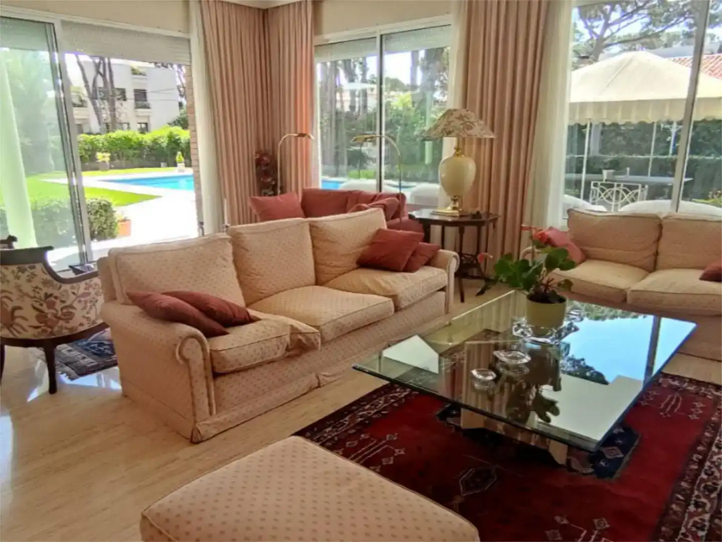 Sala d'estar de Casa o xalet en venda en Castelldefels amb Aire condicionat, Piscina i Balcó
