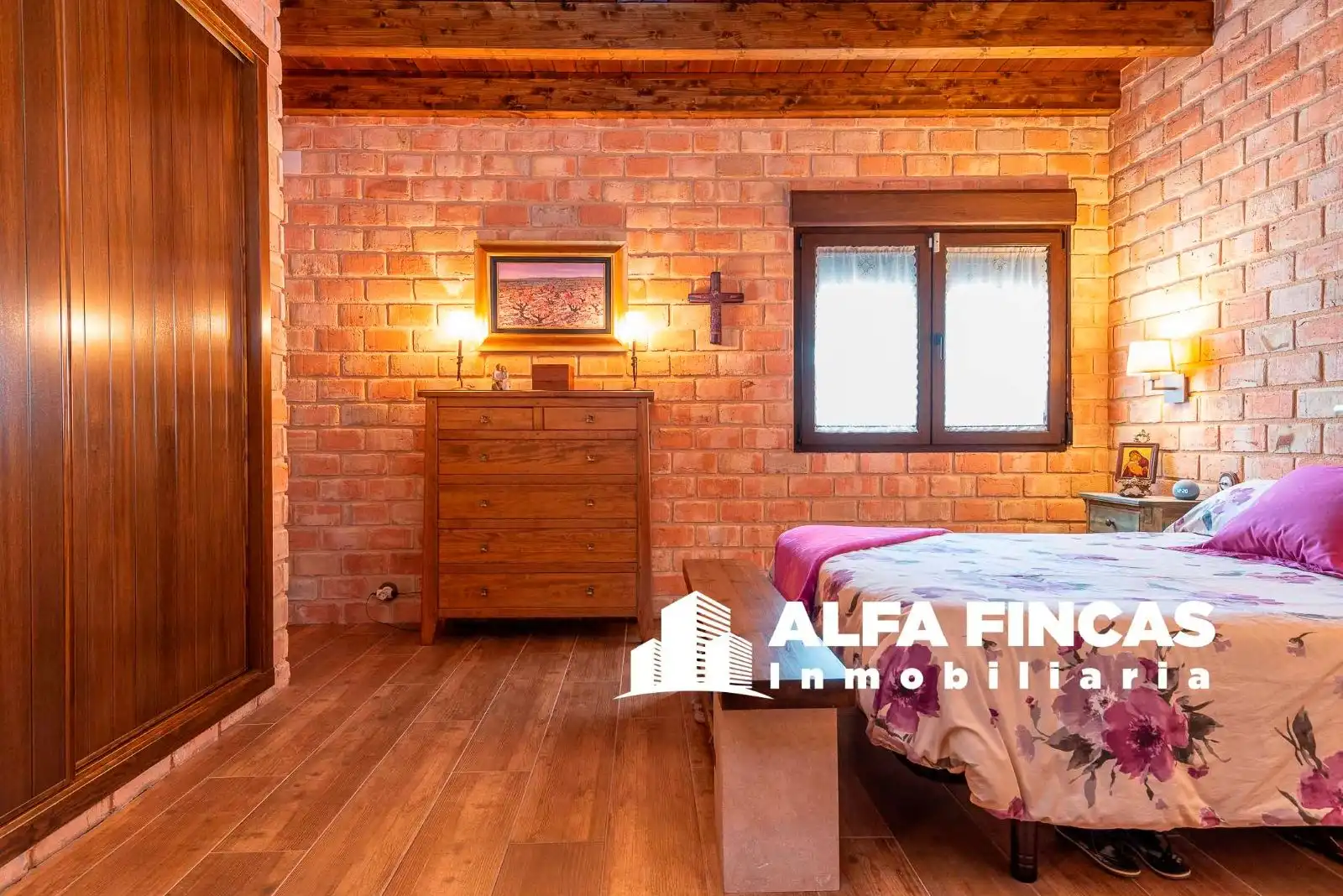 Vista exterior de Casa o chalet en venta en Vara de Rey con Calefacción, Terraza y Piscina