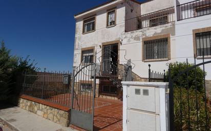 Vista exterior de Casa o xalet en venda en Horcajo de Santiago amb Calefacció, Jardí privat i Terrassa