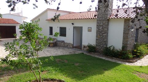 GRAN CHALET INDEPENDIENTE  DE 4 HAB. CON PISCINA Y GARAJE.