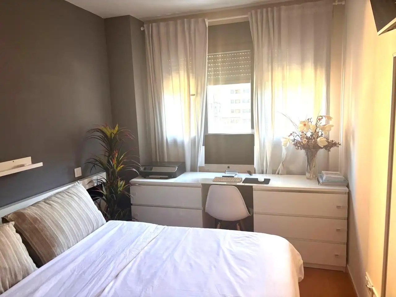 Bedroom of Flat for rent in Madrid  with Air Conditioner, Storage room and Furnished