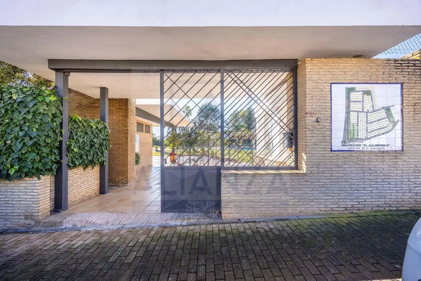 Exterior view of Houses for sale in Valencina de la Concepción  with Air Conditioner, Private garden and Community pool