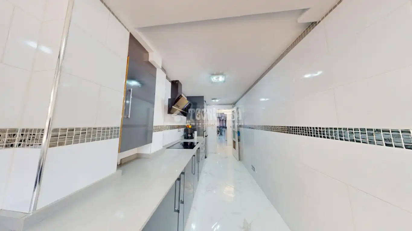 Cocina de Piso en venta en Valencia con Calefacción
