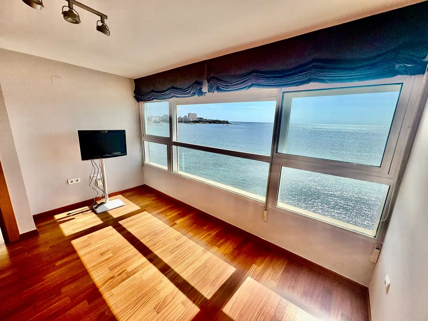 Piso con ascensor en venta en Carrer Sol Naixent, imagen 5