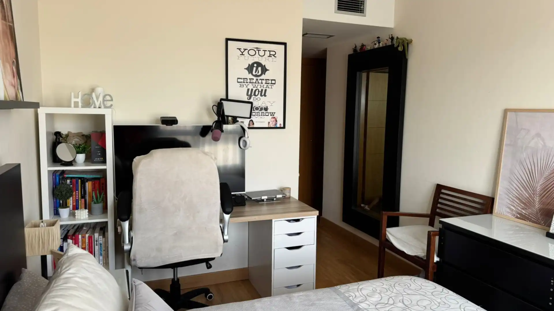 Bedroom of Flat for sale in Tres Cantos  with Heating, Parquet flooring and Terrace