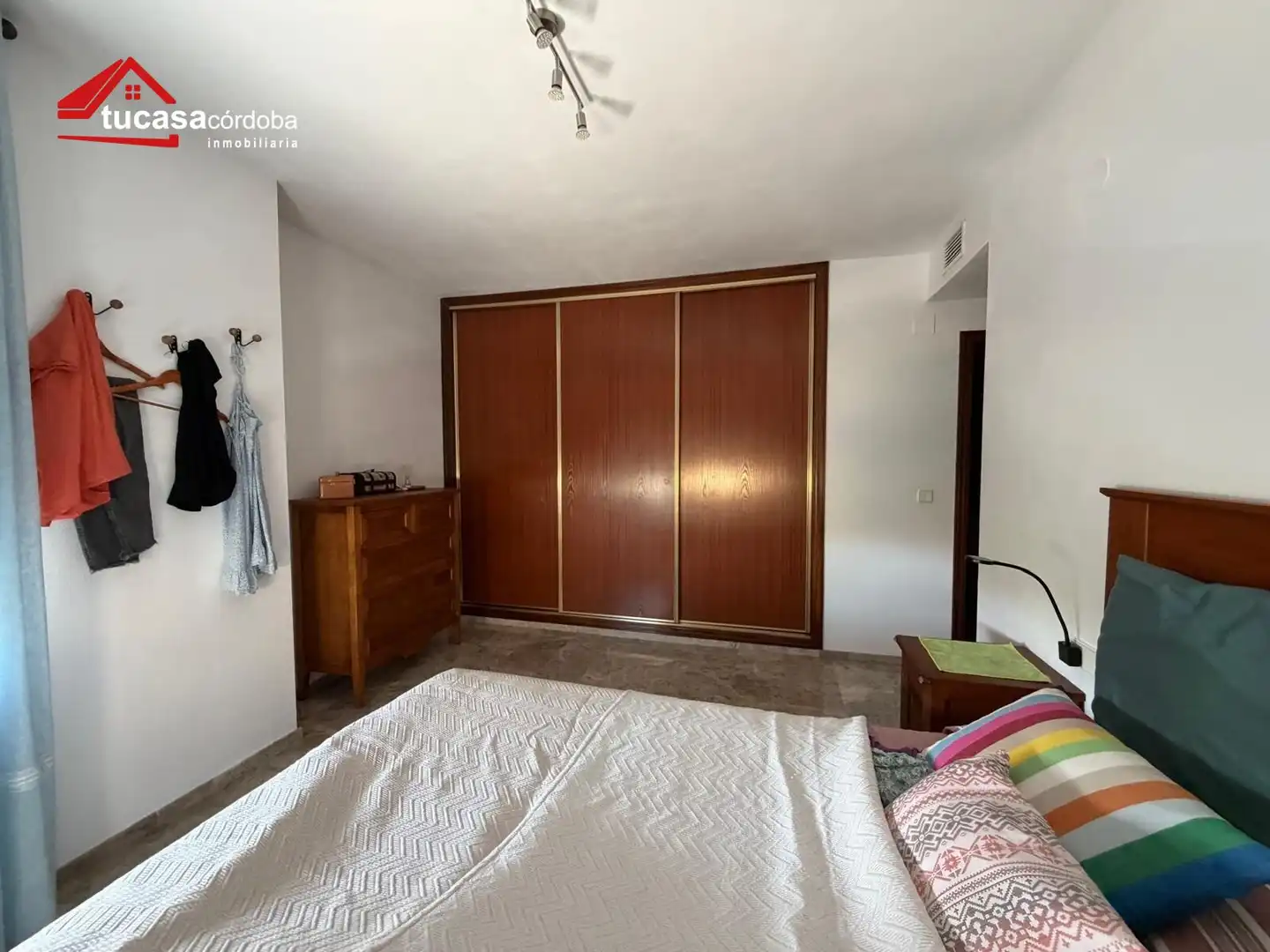 Dormitori de Pis en venda en Córdoba amb Aire condicionat i Terrassa