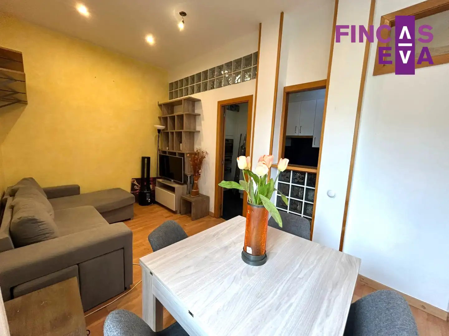 Sala de estar de Piso en venta en  Barcelona Capital con Calefacción, Parquet y Balcón