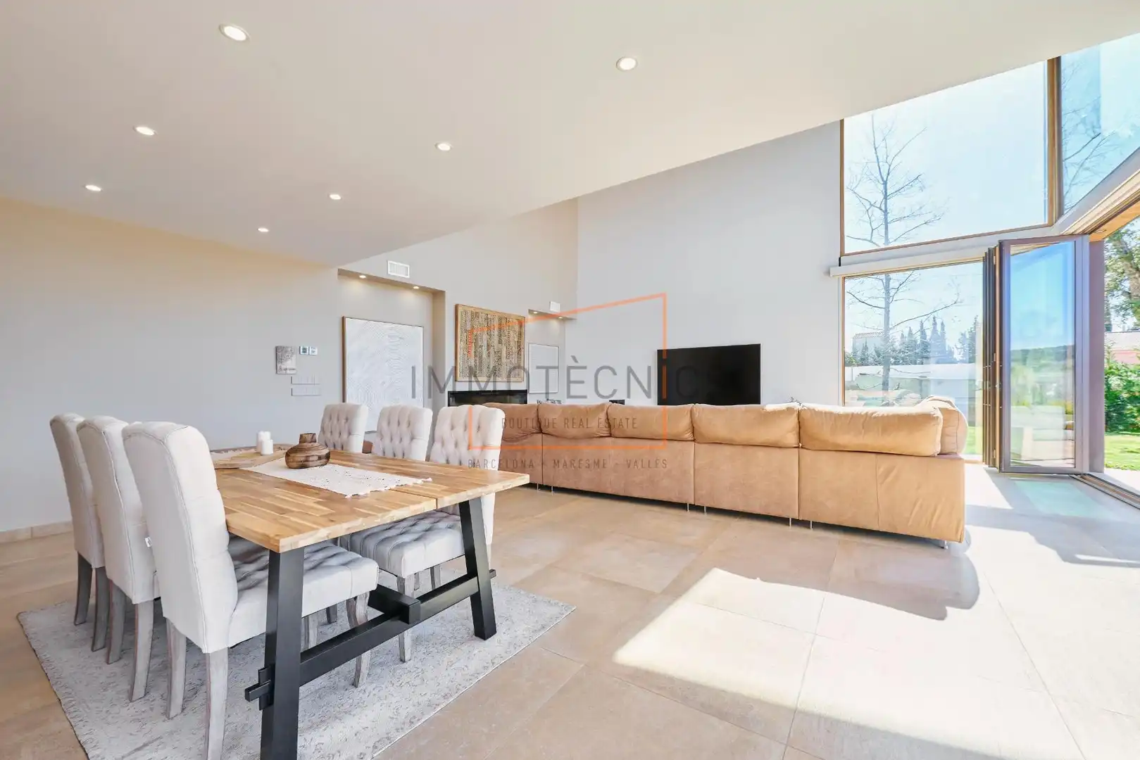 Sala d'estar de Casa o xalet en venda en Santa Eulàlia de Ronçana amb Aire condicionat, Jardí privat i Terrassa