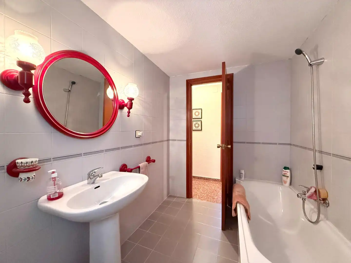 Baño de Piso en venta en Valencia con Aire acondicionado, Terraza y Balcón